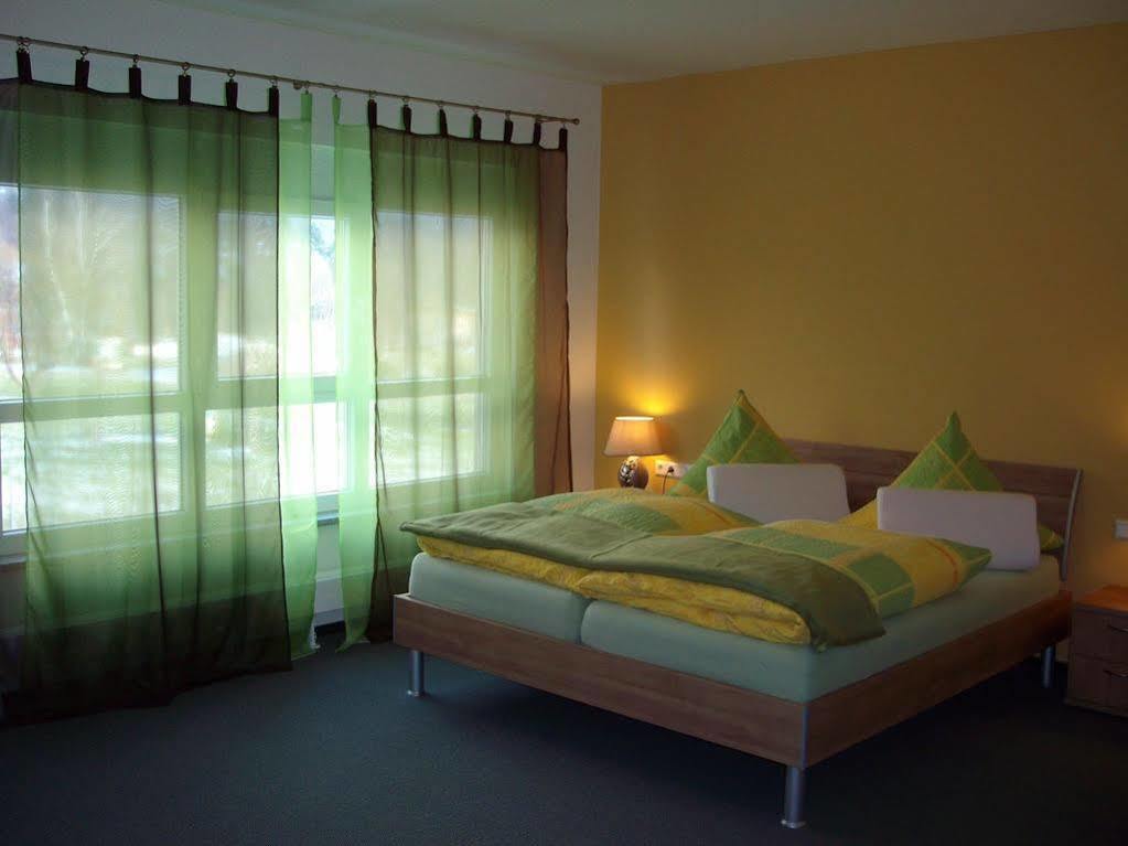 Park-Hotel Leimen Екстер'єр фото